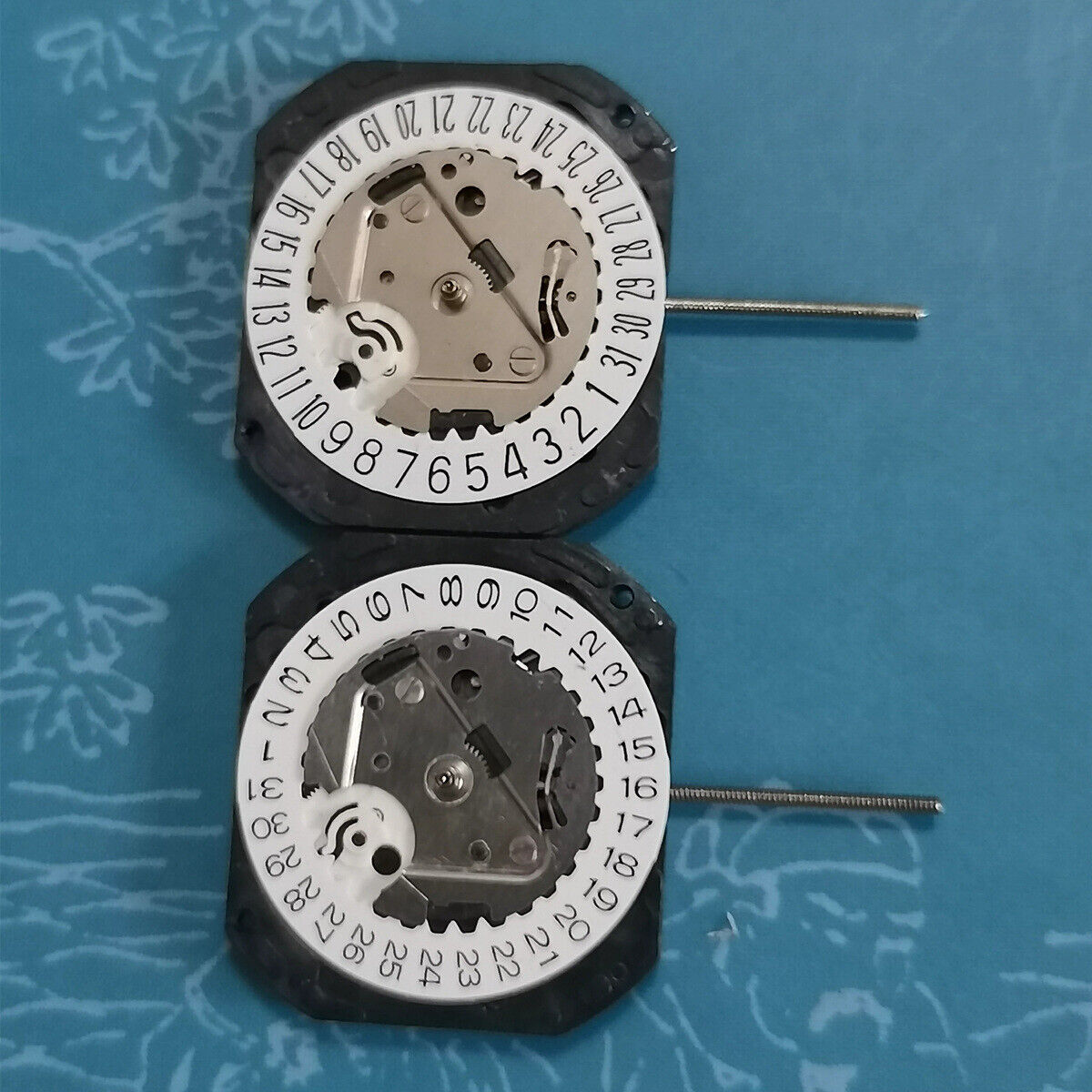 Japan-made VX22 quartz watch movement with date display at 3/6, white disk replacement part.