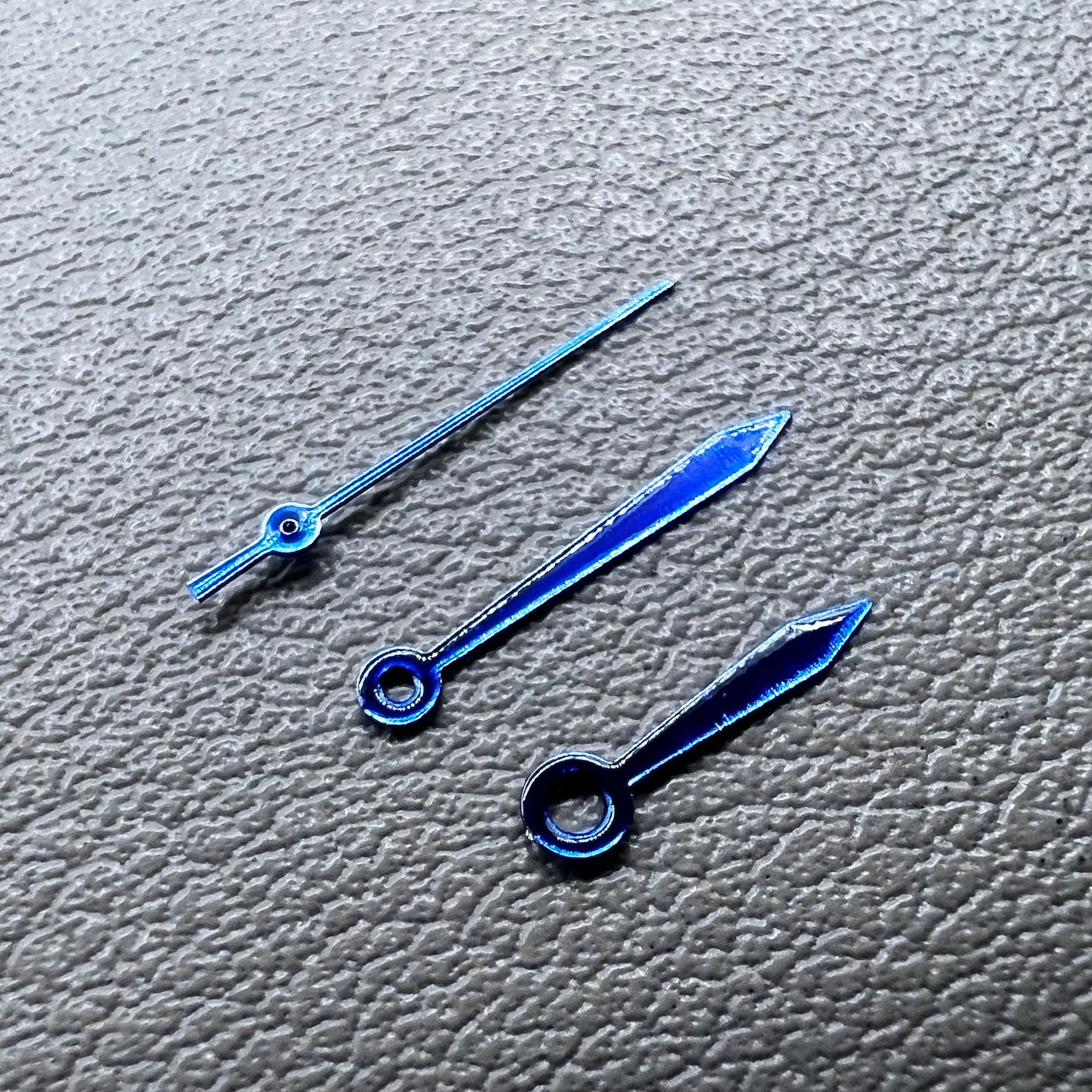 Blue 11mm arrow watch hands set, no lume, compatible with Miyota 2035 movement, brand quality.