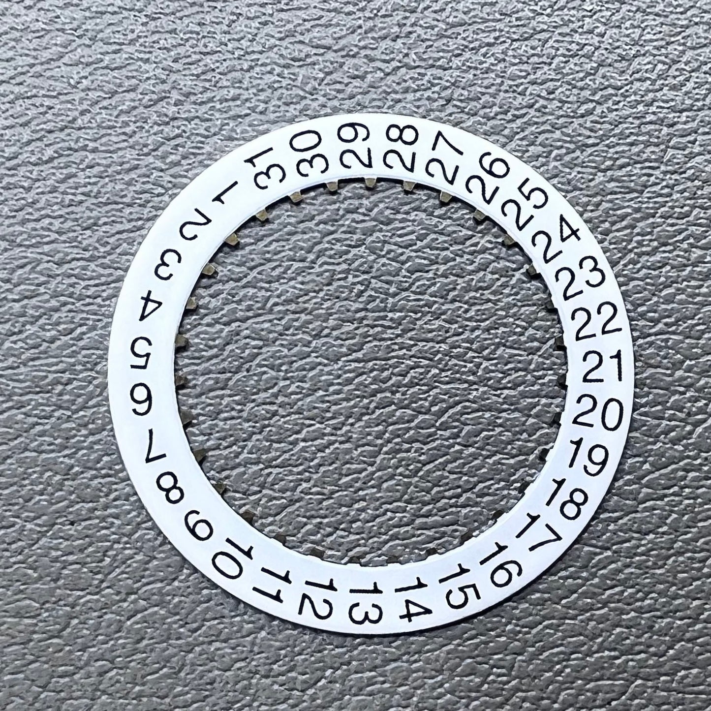 White date disk with clear numerals for Seagull 2824 watch movement, date window at 3 o'clock.