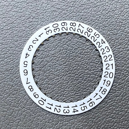 White date disk with clear numerals for Seagull 2824 watch movement, date window at 3 o'clock.