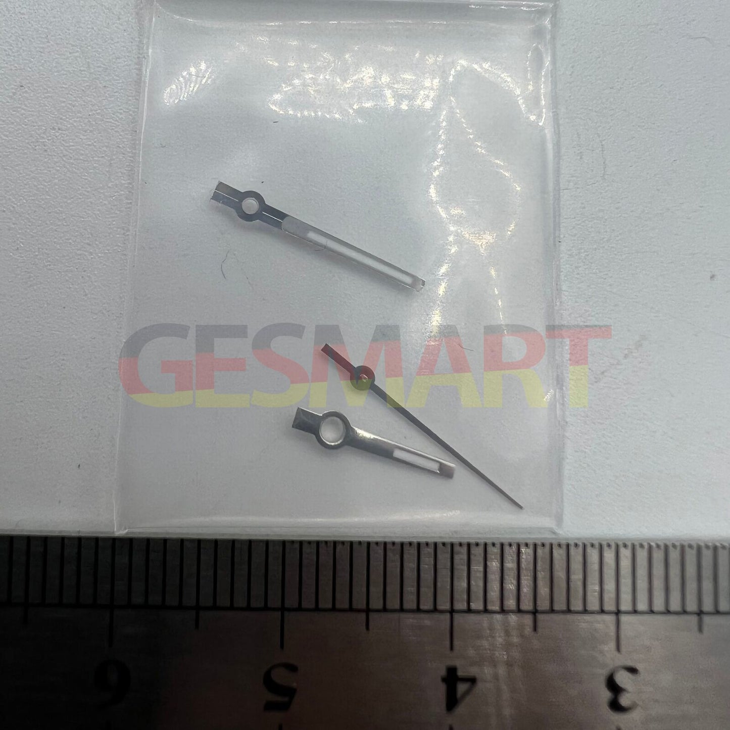 Silver-trimmed green luminous watch hands for NH35/NH36/4R/7S movements, perfect for night visibility.