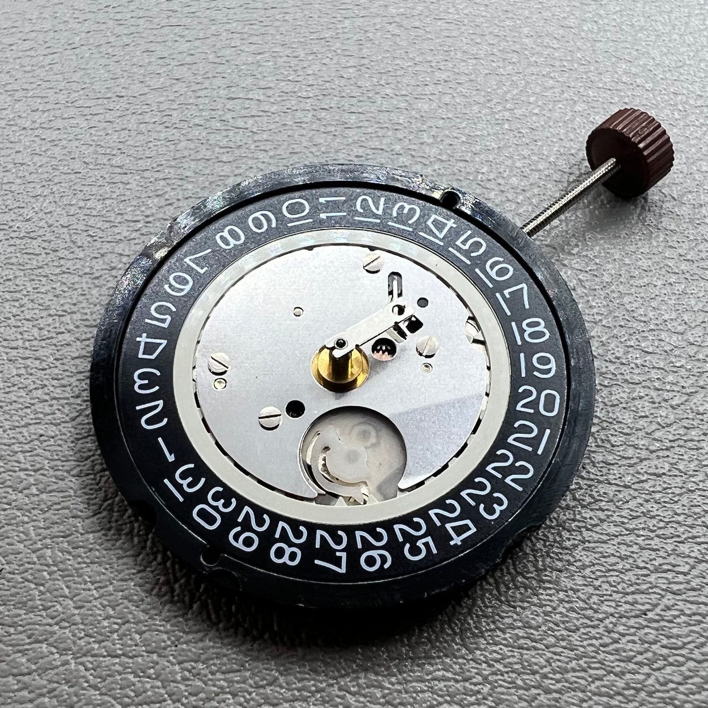 Mouvement à quartz Ronda 515 disque noir suisse hauteur 5,3 mm HCP3