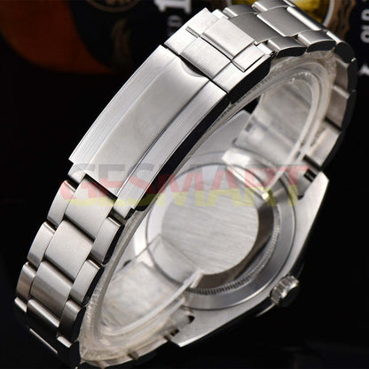 316L stainless steel 40mm men's mechanical diving watch with sapphire glass, waterproof for underwater adventures.