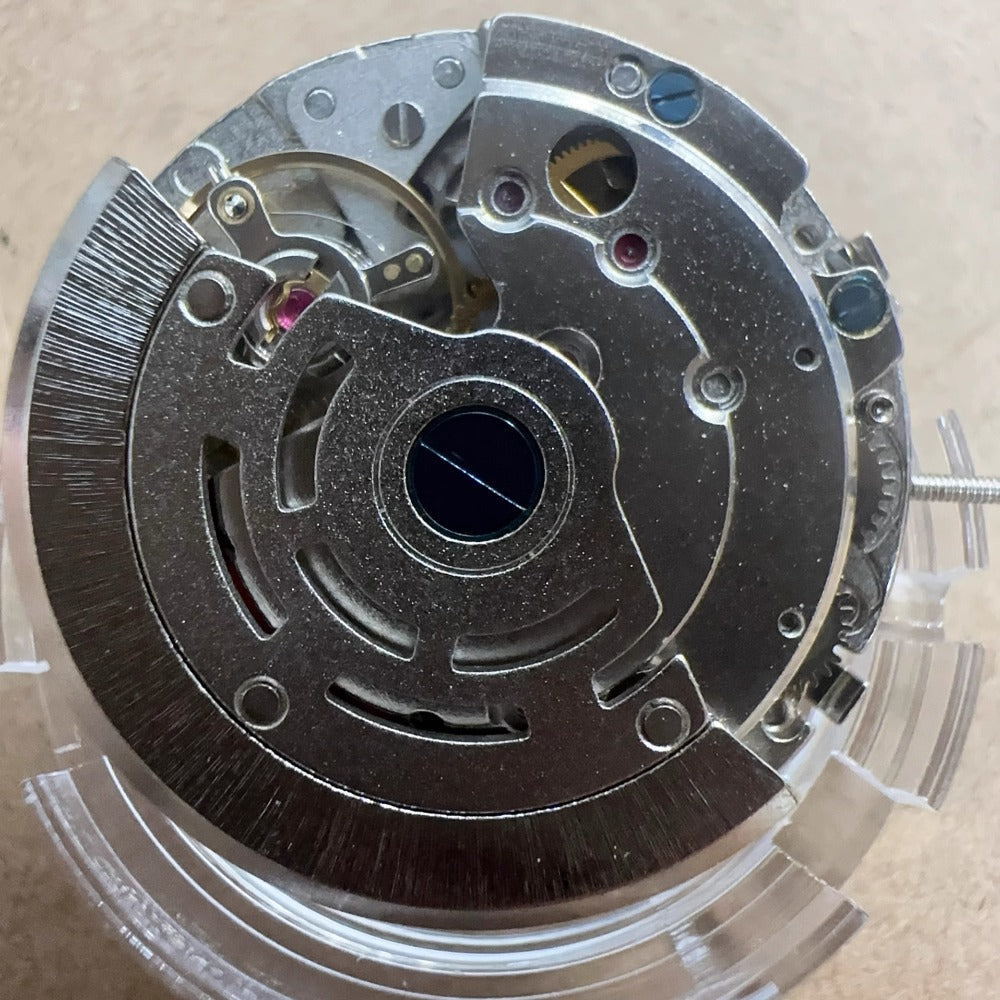 Montre à mouvement multifonction Dandong 8205 2813, fabriquée en Chine, 4 aiguilles