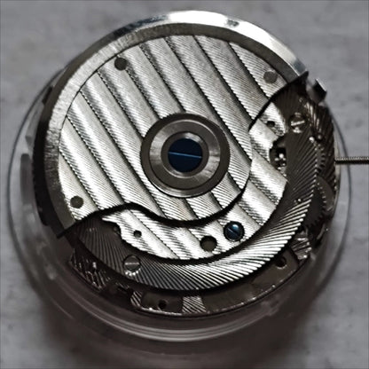 China Made Wenzhou Mechanical Movement Big Date At 12 Bare Balance Wheel At 6