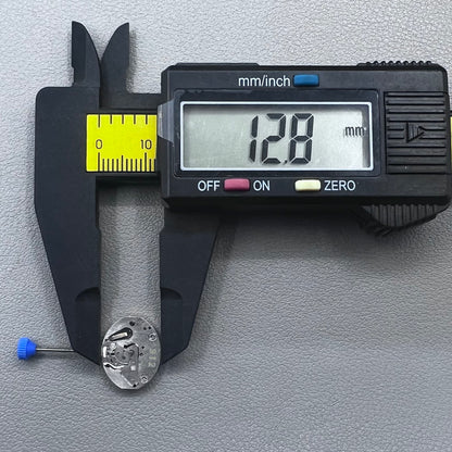 Replacement quartz watch movement ETA 978.002 with 2 hands, precision made in China for accurate timekeeping.
