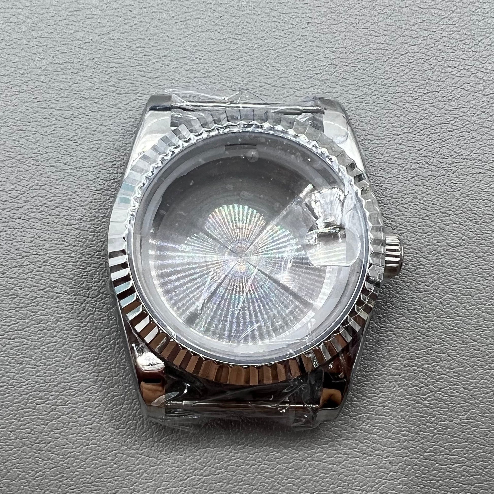 36MM steel watch case with mineral glass mirror, compatible with Miyota 8215/2813/8205/8200 movements.