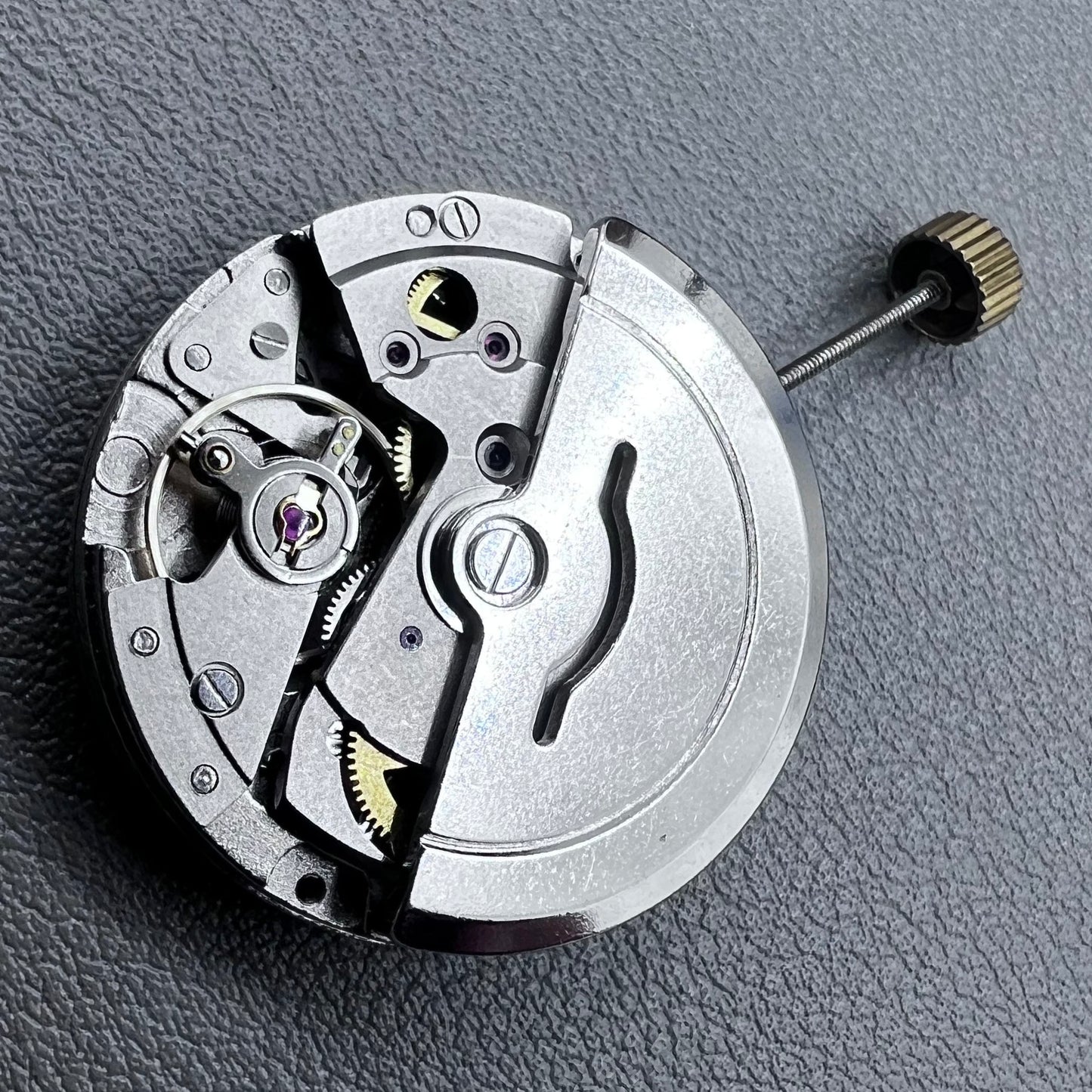 China 2813 8205 8215 automatic mechanical watch movement displaying moon phase at 6 o?clock for precise timekeeping