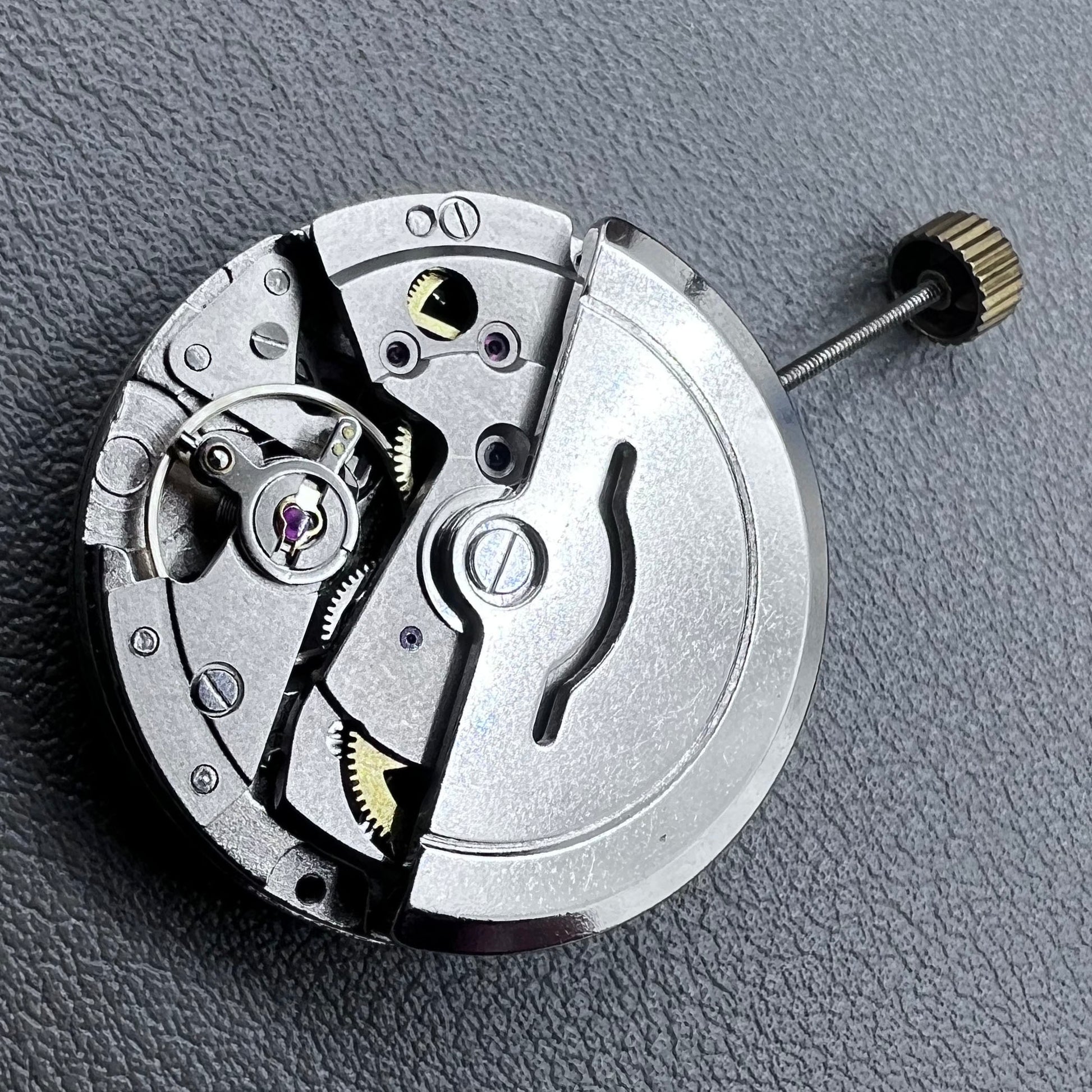 China 2813 8205 8215 automatic mechanical watch movement displaying moon phase at 6 o?clock for precise timekeeping