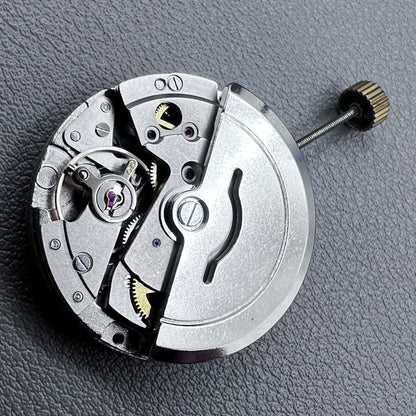 China 2813 8205 8215 automatic mechanical watch movement displaying moon phase at 6 o?clock for precise timekeeping