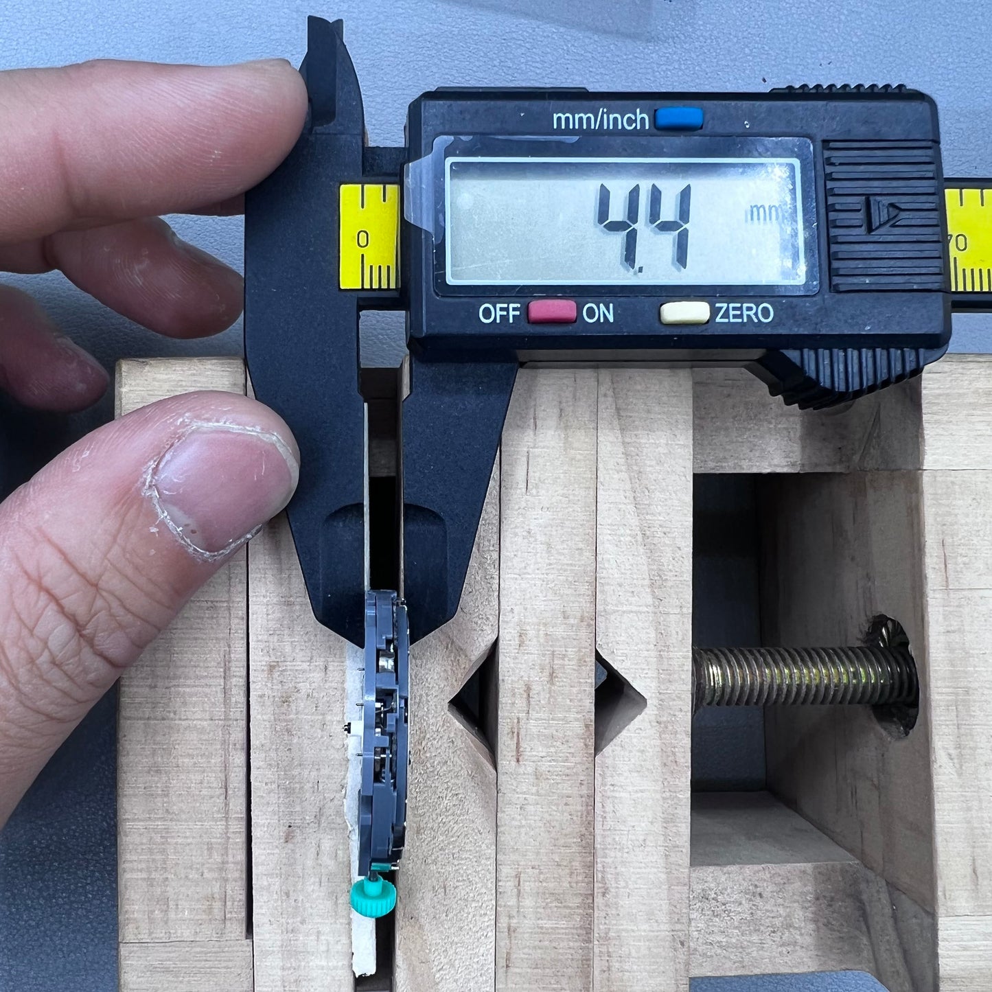 Japan Miyota 0S80 quartz watch movement with date, 1/20 chrono, alarm, and 3 sub-dials for precision timing.