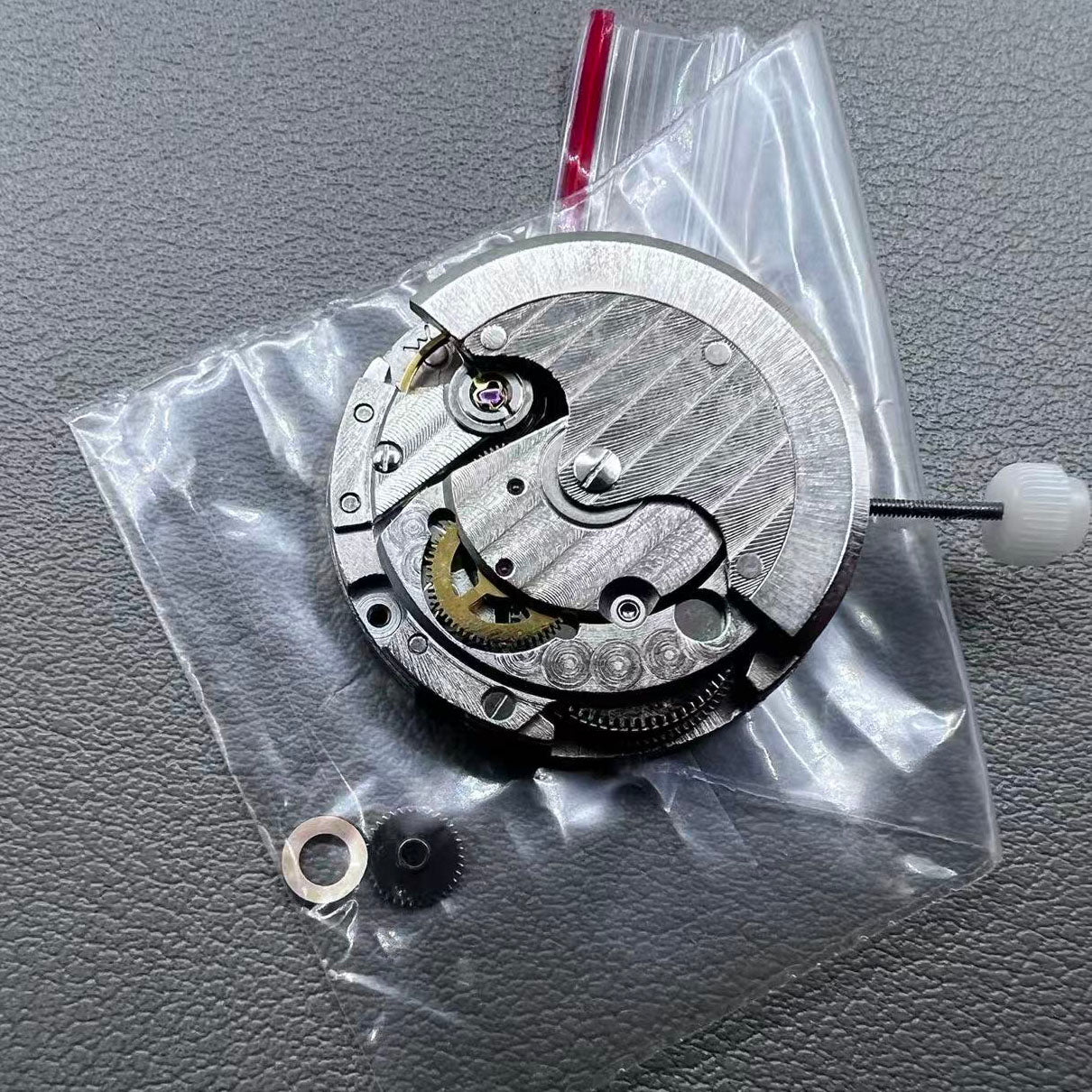 DG 2813 silver automatic mechanical watch movement, precision-engineered for watch accessories.