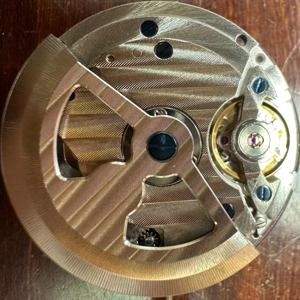 China Made 8200A Automatic Mechanical Movement 3 Hands Watch Part