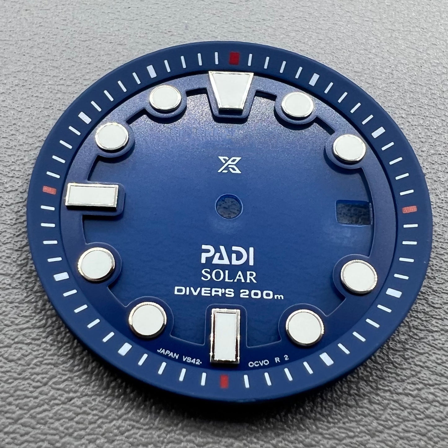 Gradual blue 31.8mm diving Datejust dial with green luminous markers for VS42 movement.