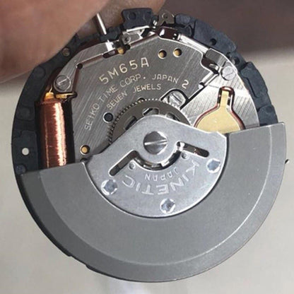 Seiko 5M65 KINETIC watch movement replacement with 7 jewels and H3 date function for precise timekeeping.