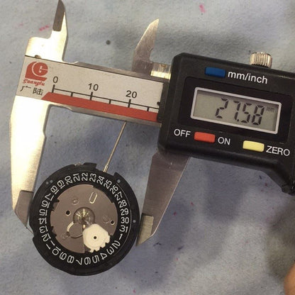 Seiko 5M65 KINETIC watch movement replacement with 7 jewels and H3 date function for precise timekeeping.