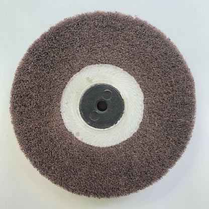 Bergeon 6085-F3 aluminum oxide polishing brush with fine grains for precise watch accessory care.