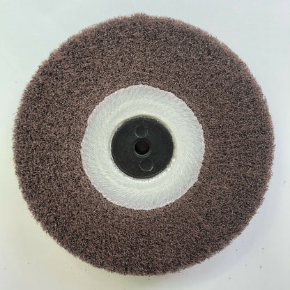 Bergeon 6085-F3 polishing brush with fine aluminum oxide grains for precise watch accessory cleaning.