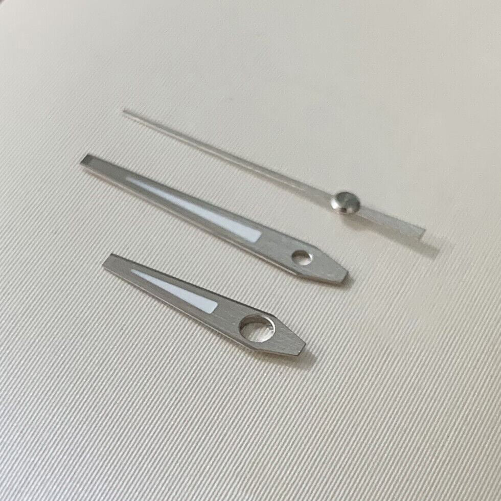 Green luminous lightning-style watch hands set, compatible with NH35 NH36 movements for custom repairs.