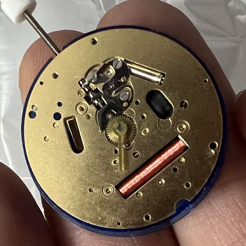 Golden ISA 220 quartz watch movement replacement part, no calendar, for precise repairs and upgrades.