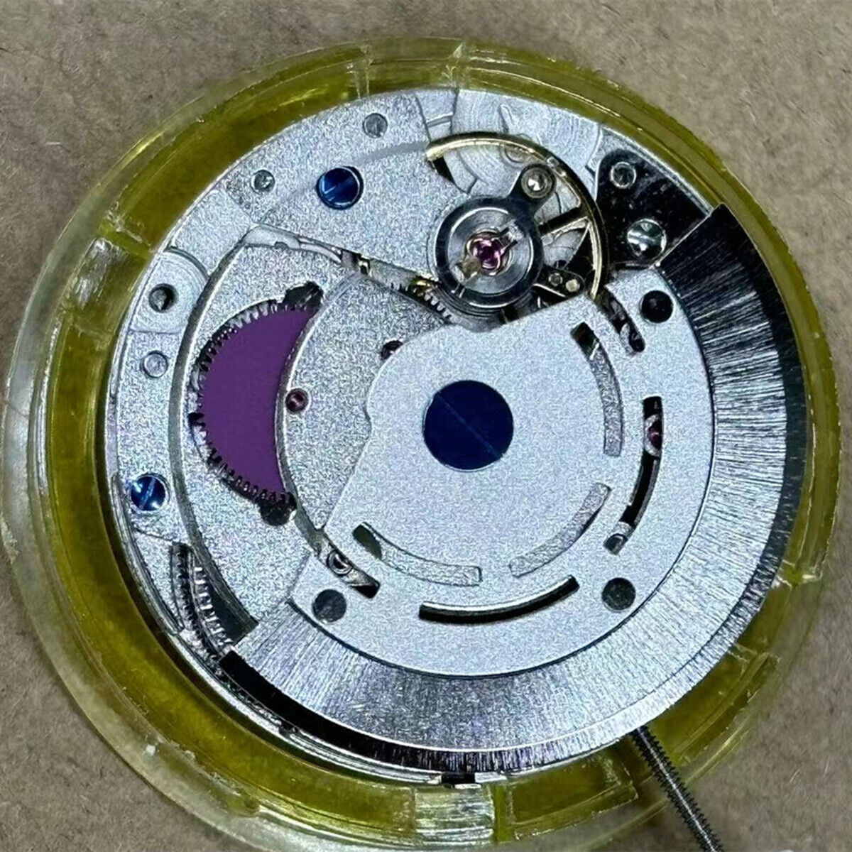 Mingzhu 8205 automatic mechanical watch movement with small seconds at 6 o?clock, China made, for precise timekeeping and repair.