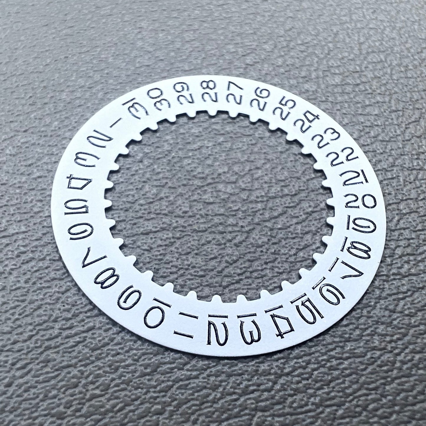 Vintage numeral font white date disk wheel by RLX, compatible with RLX3135 watch movement.