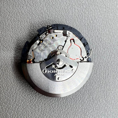 Seiko Japan 5M82A quartz watch movement for precise timekeeping and reliability.