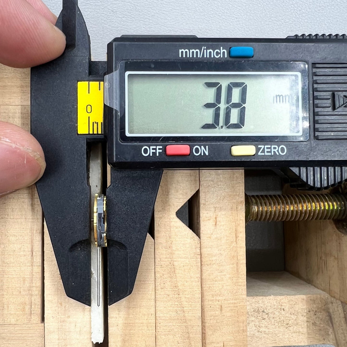 Miyota 5Y30 quartz watch movement from Japan with precision timekeeping for watch accessories.