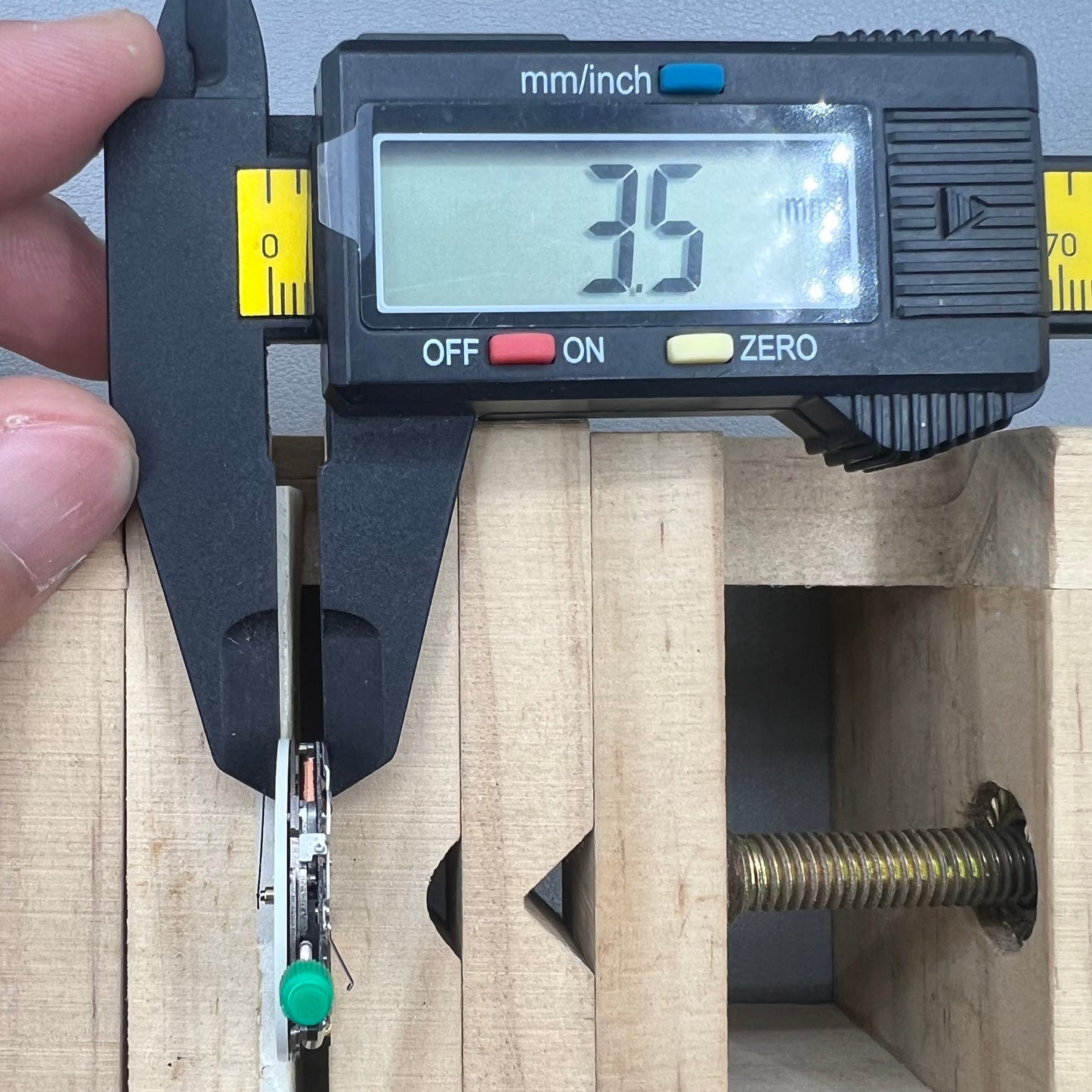 Ersatz Quarzwerk Swiss ISA 8162 ISA 8172 Date 4 Uhrwerk