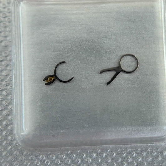 Balance wheel splint for Swiss ETA2000 watch movement, precise fit for accurate timekeeping.