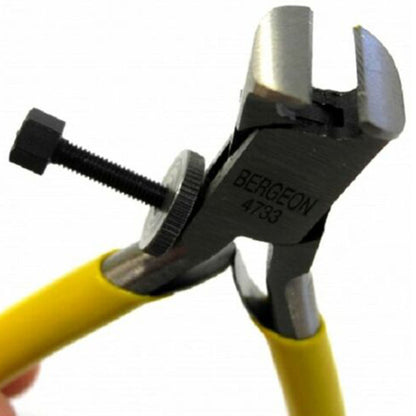 Bergeon 4733 watchmaker?s tool for precise cannon pinion tightening in professional watch repair.