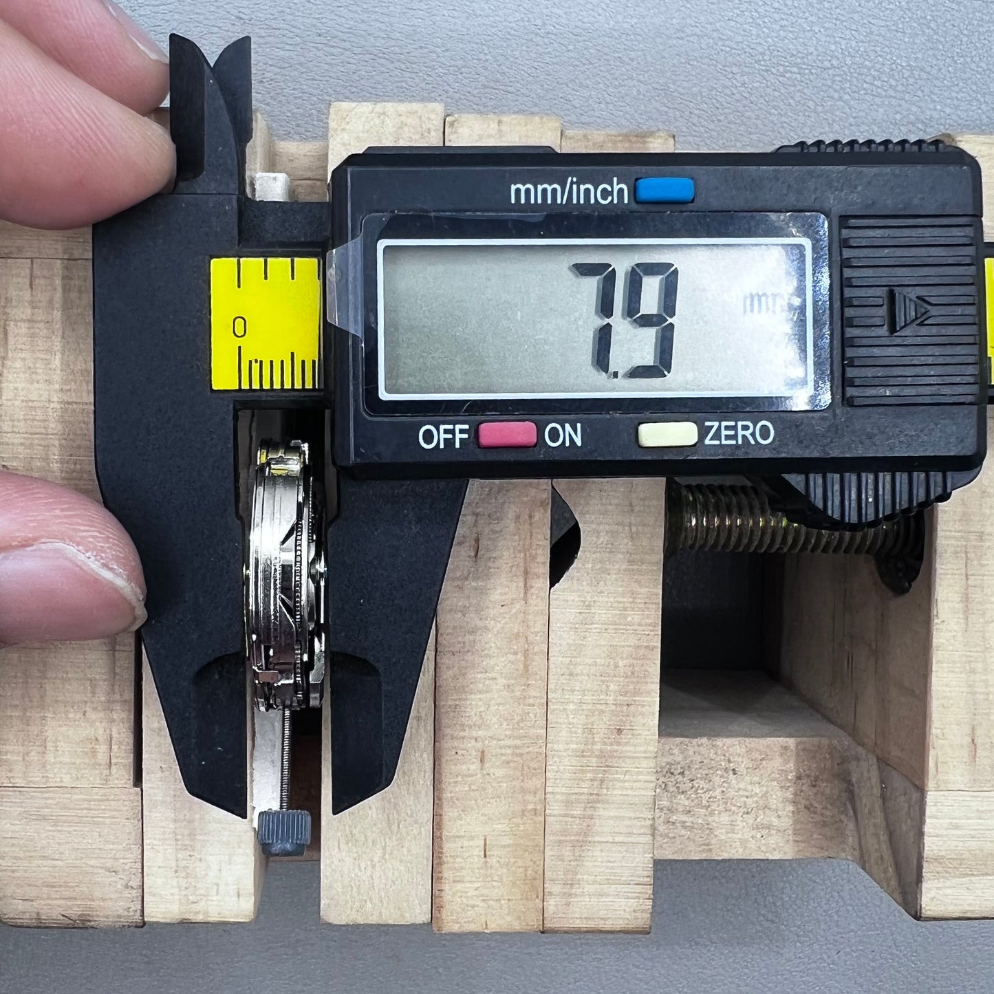 China NH Series 8205 8215 Automatic Mechanical Movement Small Second@6