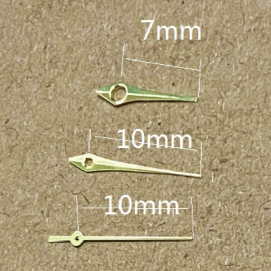 Golden arrow-shaped watch hand, 10x10x7mm, compatible with Miyota 2035 quartz movement.