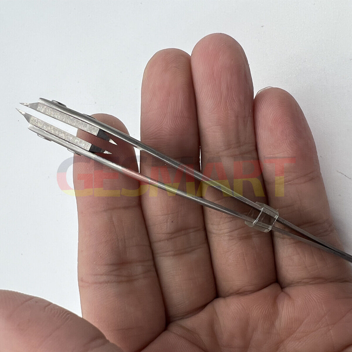 Precision spring bar tweezer for watch lug removal, compatible with Bergeon 7825, perfect for strap replacement.