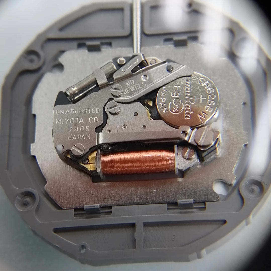 Miyota 2405 quartz watch part for double calendar, 3 hands, precision Japan-made movement.