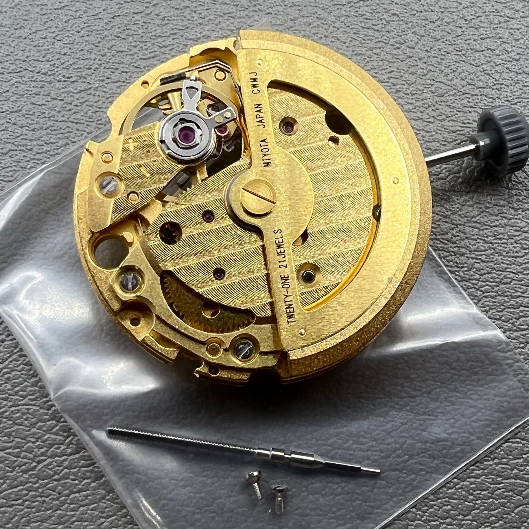 Golden plated Japan Miyota 82S7 automatic mechanical watch movement for precise timekeeping.