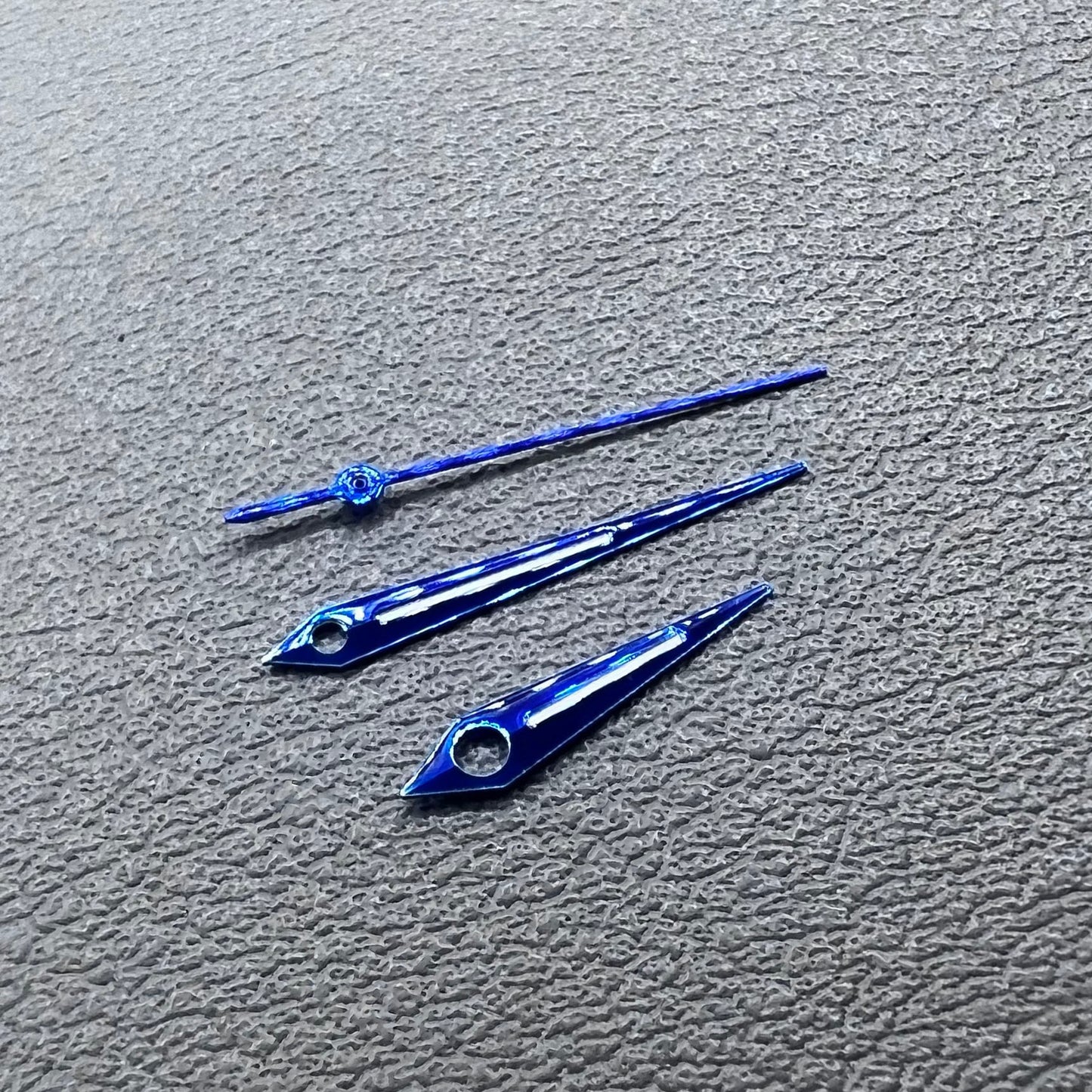 Blue Arrow shaped lume watch hands set compatible with NH34 NH35 NH36 movements.