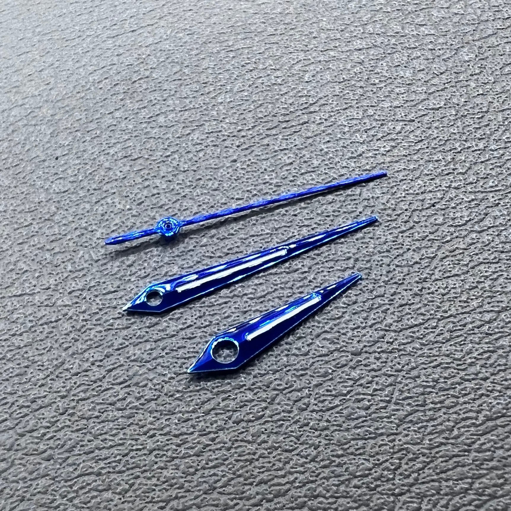 Blue Arrow shaped lume watch hands set compatible with NH34 NH35 NH36 movements.