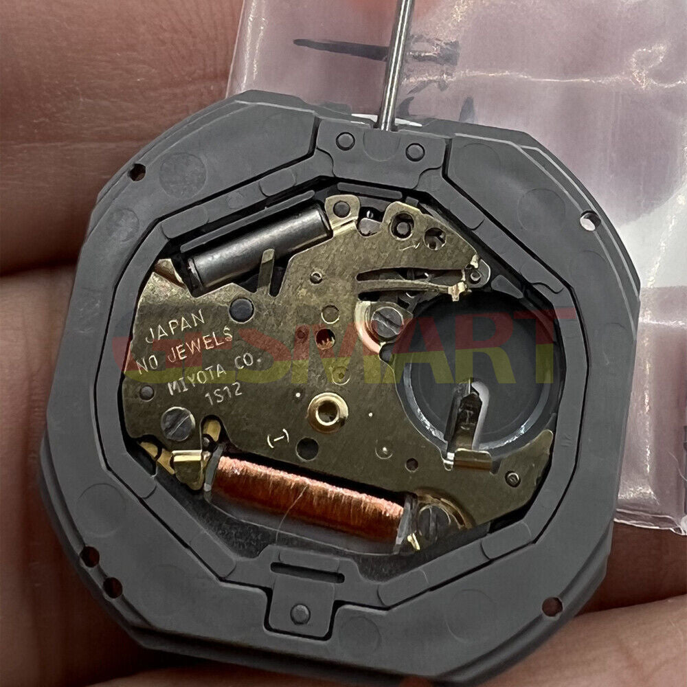 Quartz watch movement Miyota 1S12 with 3 hands, date at 3 o'clock, and watch stem for precise timekeeping.