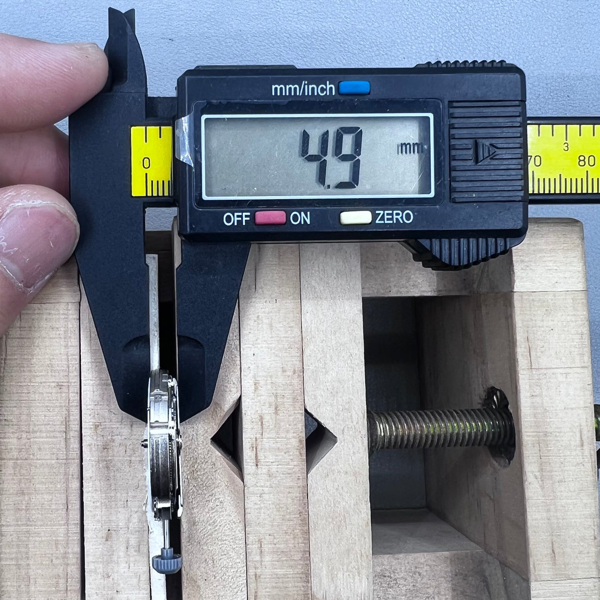 Miyota 8200 watch movement with single calendar date at 6 o'clock, precise Japanese mechanism.