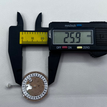 2 PIECES Sunon PE60 Quartz Watch Movement 3 Hands With Date@6