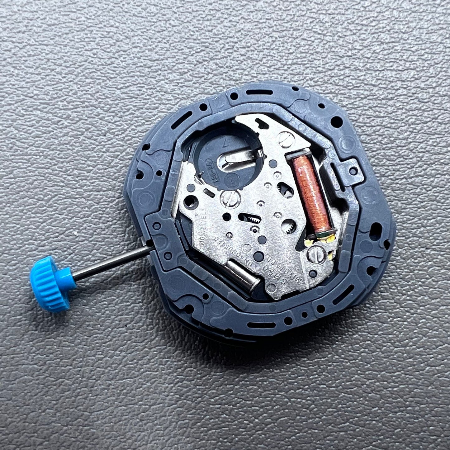 Japan Miyota 6M50 quartz watch movement with 3 hands for precise timekeeping in watch accessories.
