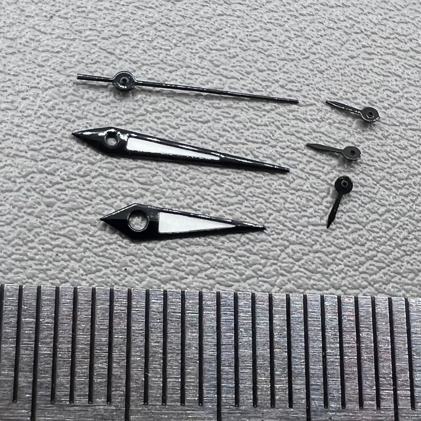 Pfeilf�rmige schwarze Zeiger 2er Set von Epson f�r VX3J VX9J VX7J VX3N VX9N VX42 Uhrenzubeh�r