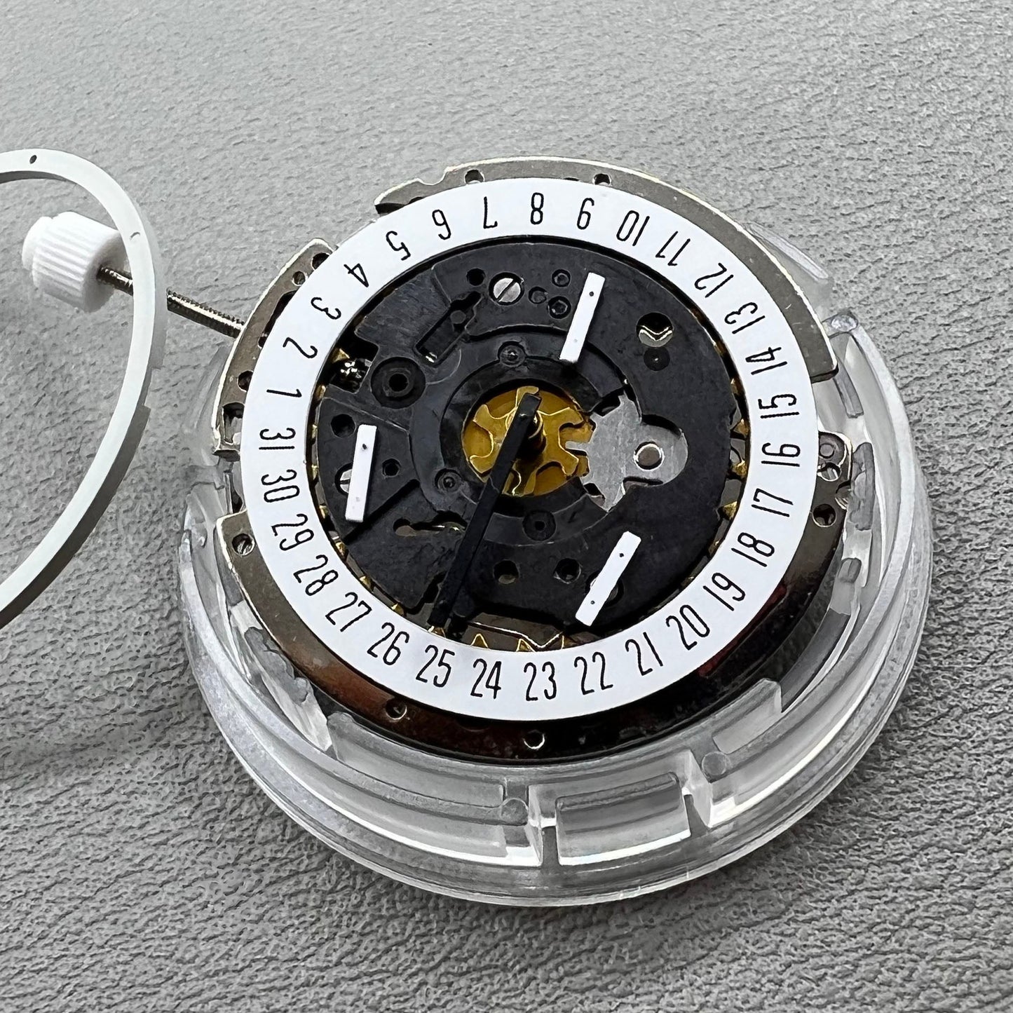 Swiss ISA 8172 quartz watch movement replacement with date at 6 o'clock, precise timekeeping by Swiss ISA.