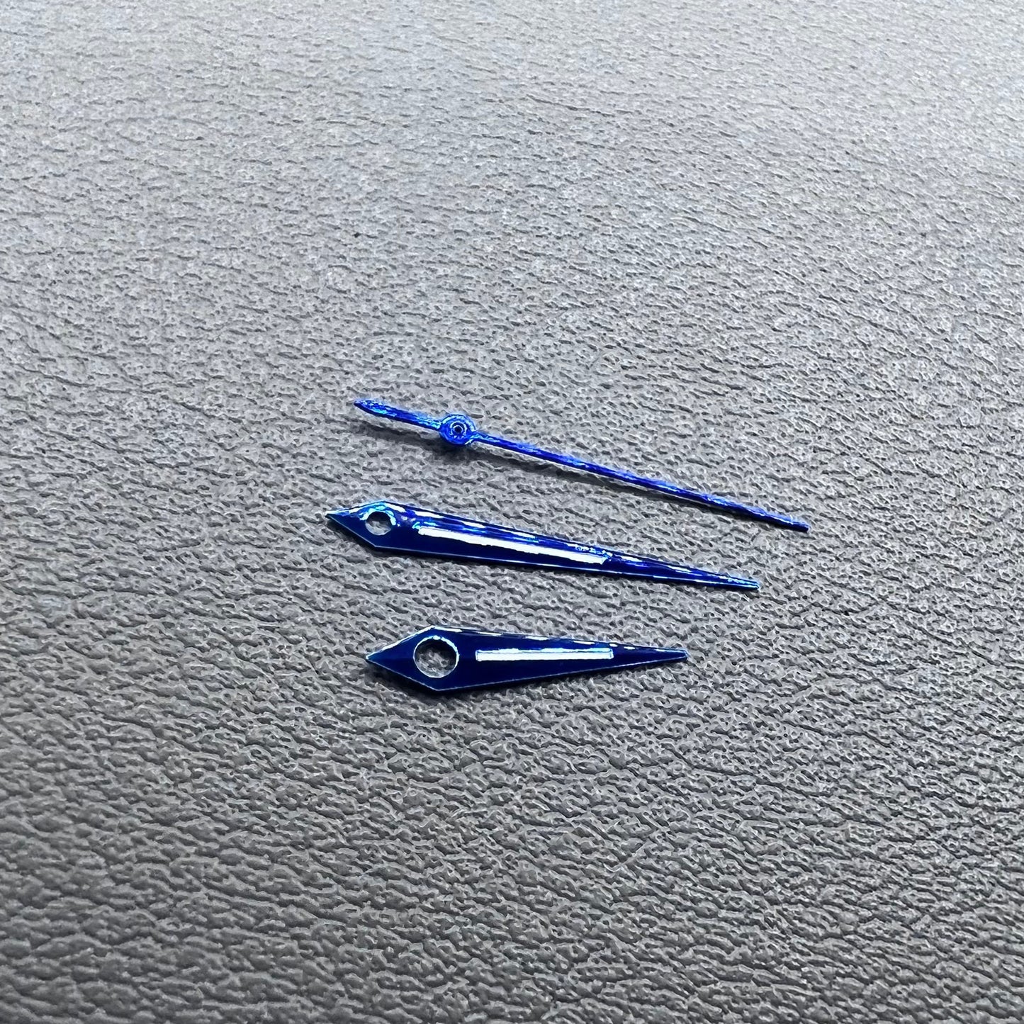 Blue Arrow shaped lume watch hands set compatible with NH34 NH35 NH36 movements.