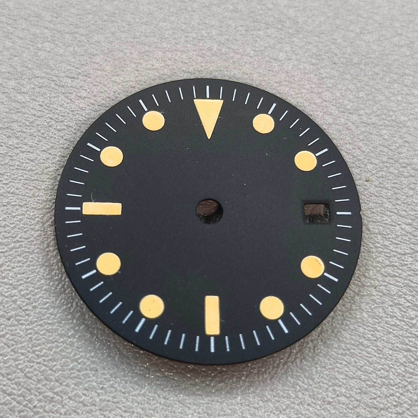 28.5mm Vintage with Calendar Green Lume Watch Dial for NH34 NH35 Movement