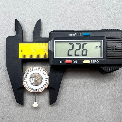 Sunon SP28 3 Hands with Date Quartz Watch Movement Date@6