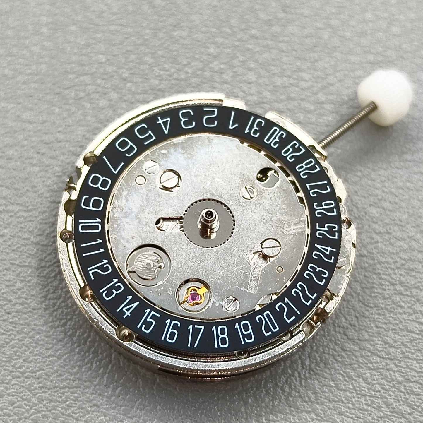 China Made 2813 Automatic Mechanical Movement 4 Hands GMT Black Disk Date@6