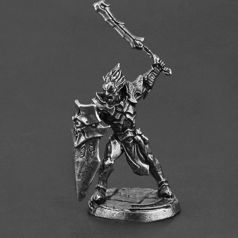Ashen Broadsword Knight Copper Figurine White Bronze Fantasy Wargame 202-9