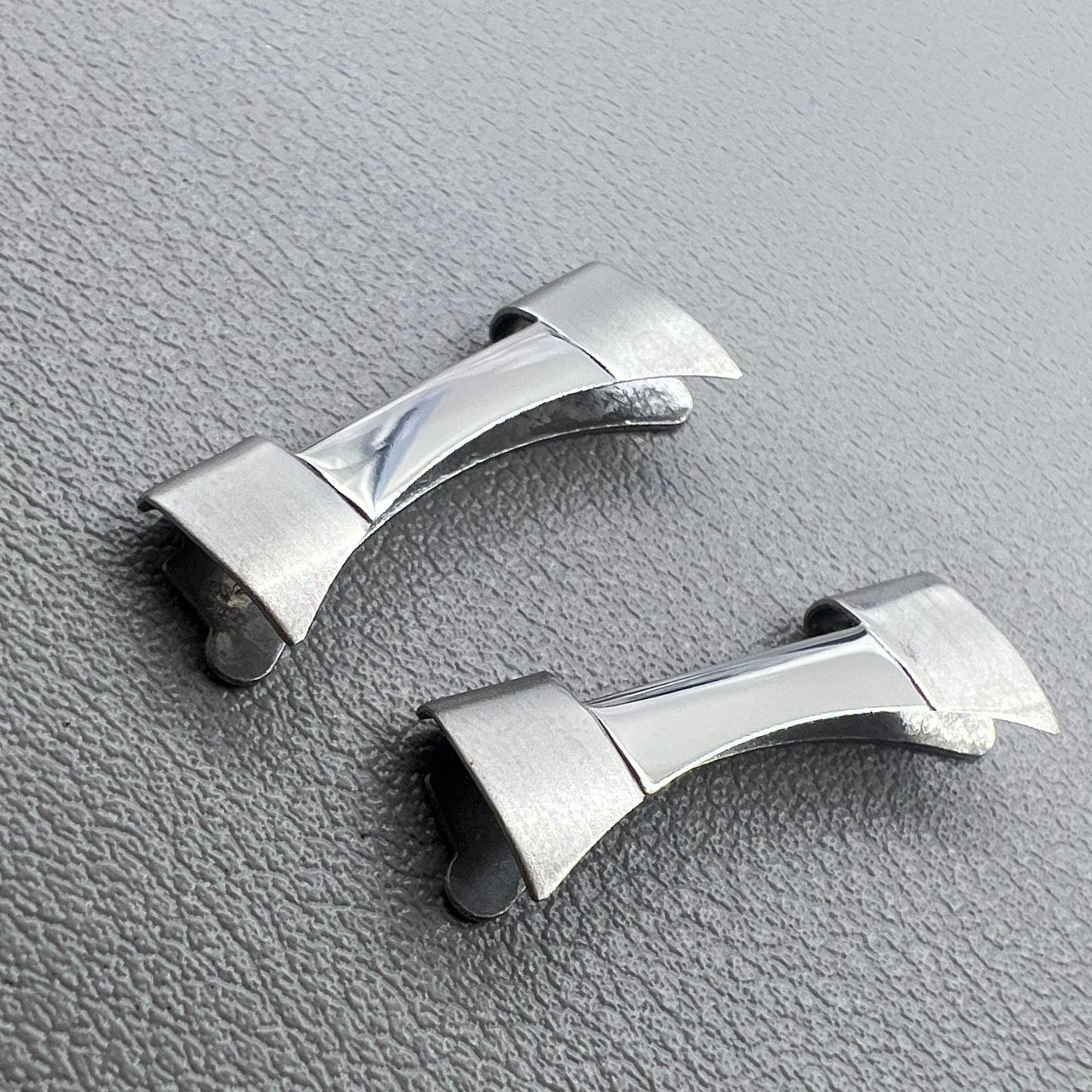 4 Stück Federstege für Armband Uhrenband gebogen 16x2,3x2,4 mm Edelstahl